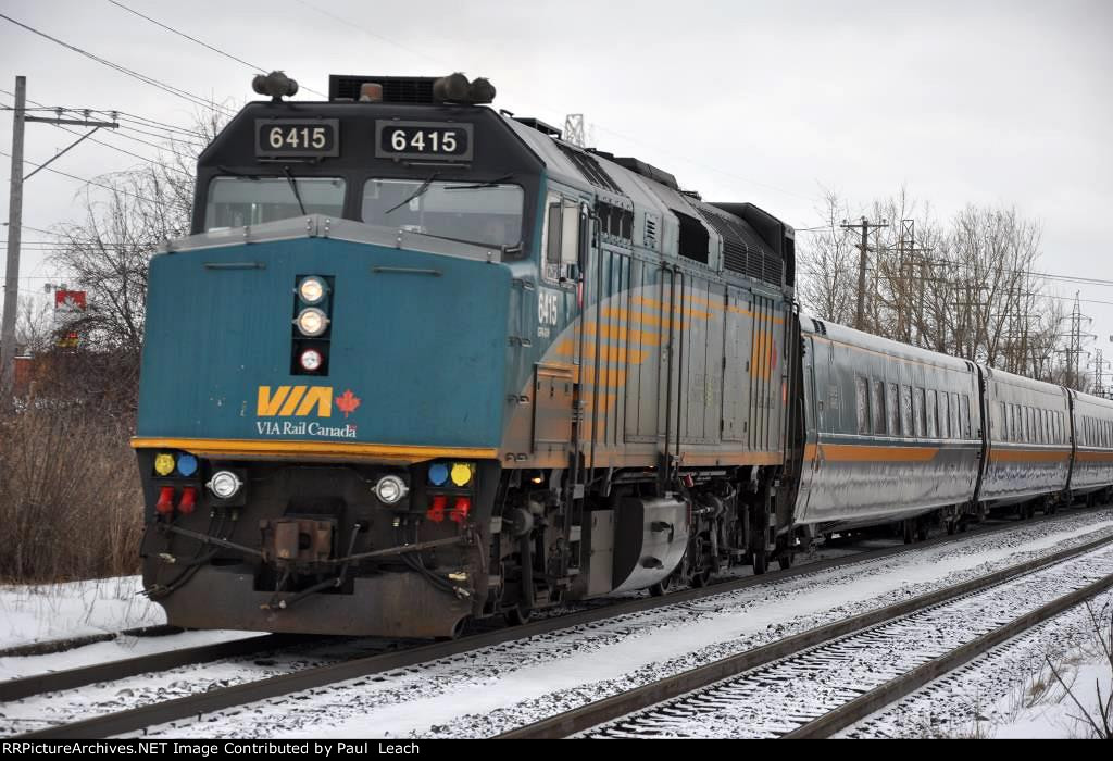 Corridor rolls east into the station